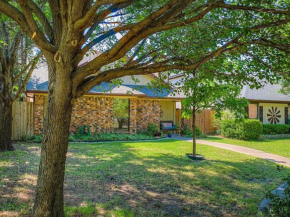 4th image of 519 E Stone Cir