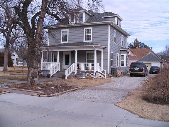 2nd image of 111 N Wilhelm Ave