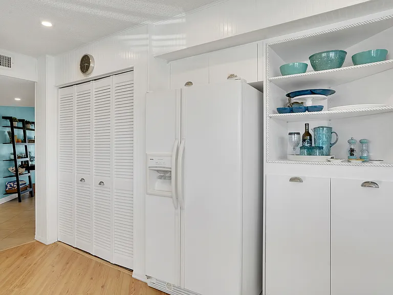 6100 Bahia Del Mar Cir #105 — Photo 17