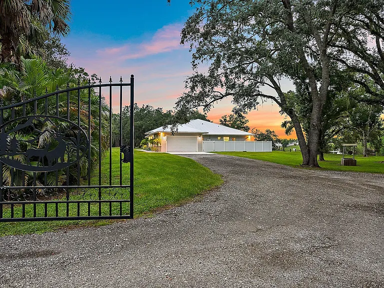 12955 SW Kanner Hwy — Photo 12
