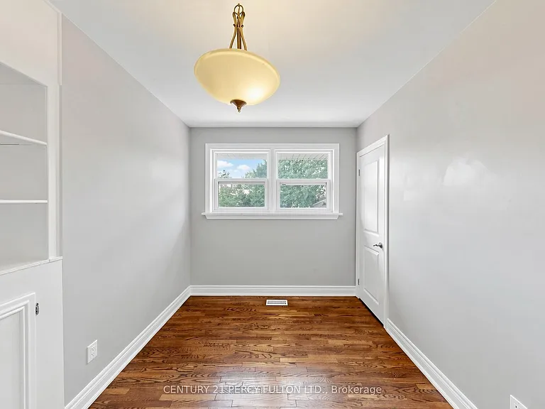 25 Kenwood Cres — Photo 22