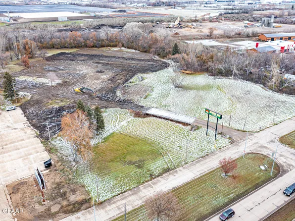 3400 Gateway Dr, Grand Forks, ND 58203