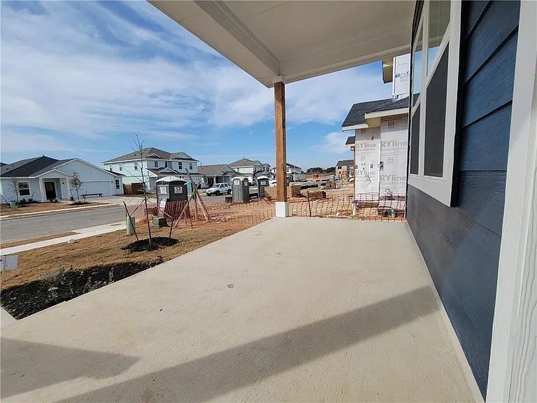 244 Crystal Brook Dr — Photo 3