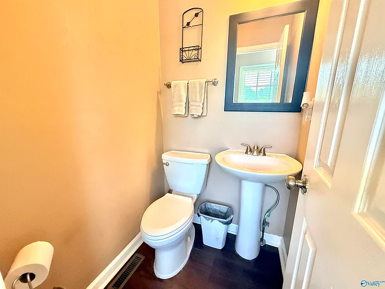 1711 Lydia Dr NW — Photo 32