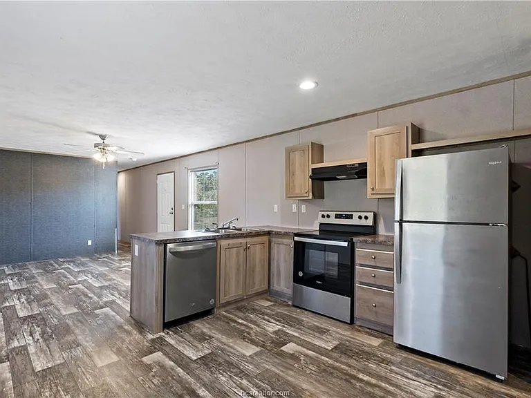 3933 N Graham Rd — Photo 10