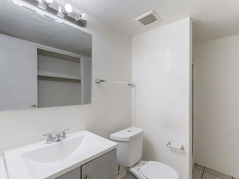 3222 W Indian School Rd — Photo 72