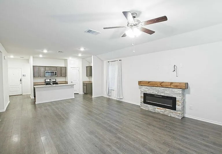 1111 Emerald Gate Dr — Photo 25