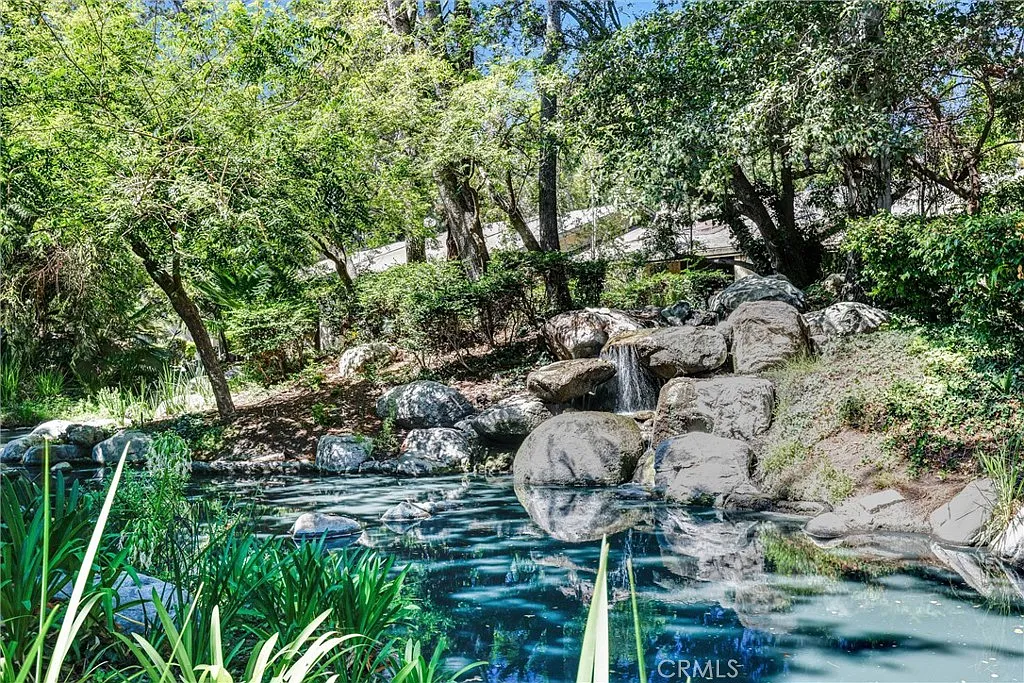 1 bed, 1.5 bath, 944 sqft, $2,750 — Photo 3