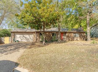 3124 E Navajo Ct, Fayetteville, AR 72701