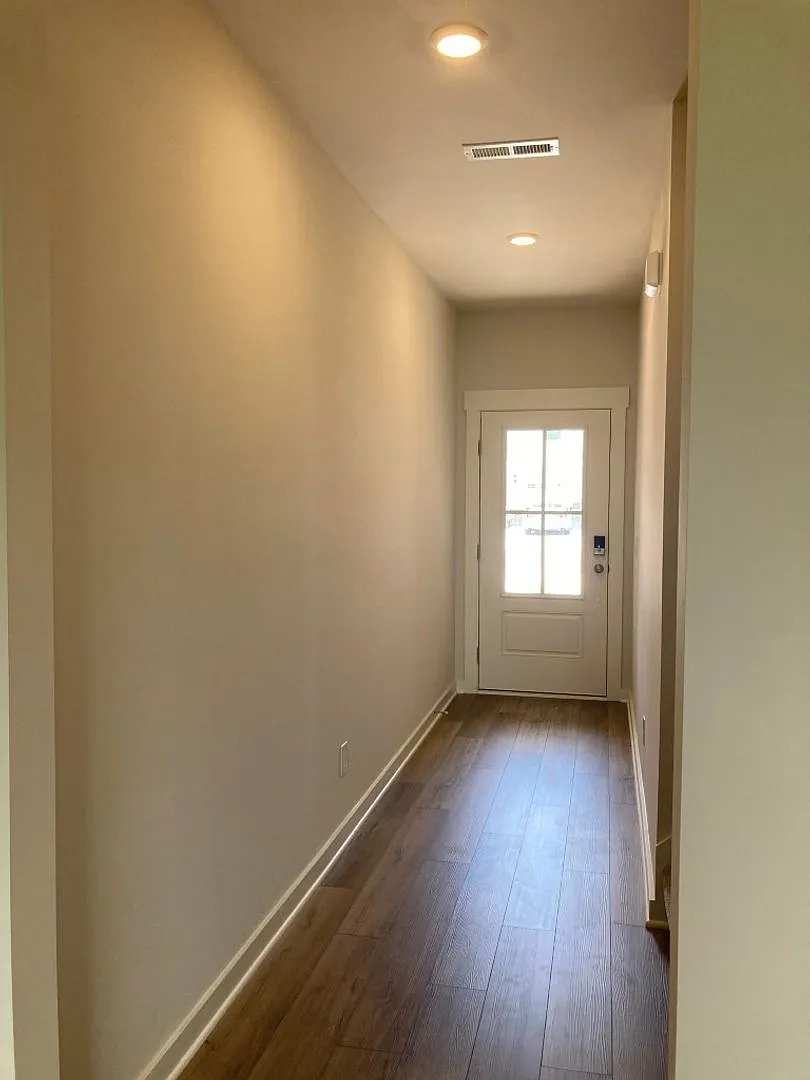 Brand New 3BR Townhome in Smyrna — Photo 3