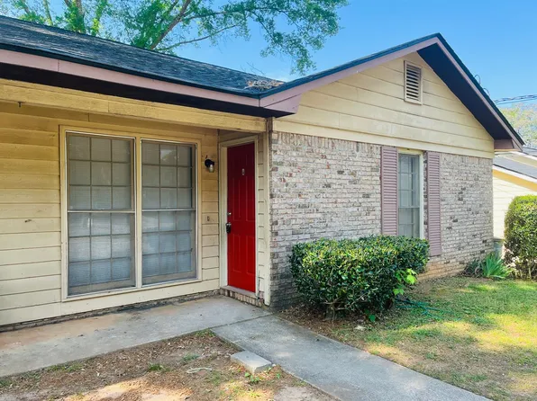 104 Peachtree Ct