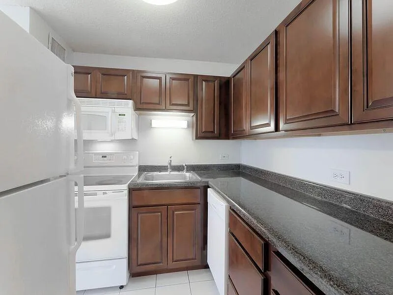 65 East Scott — Photo 2