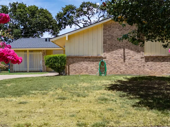 12609 Spring Branch Dr, Balch Springs, TX 75180