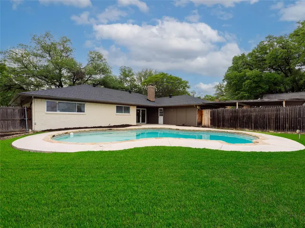 2310 Greenmeadow Dr, Carrollton, TX 75006