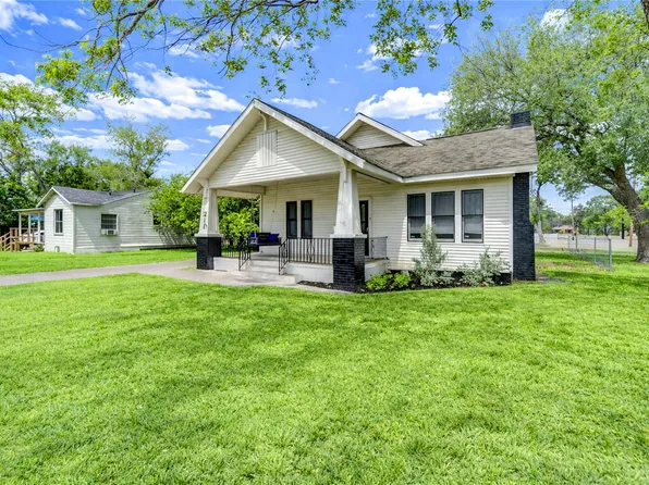 211 E West St, Wharton, TX 77437