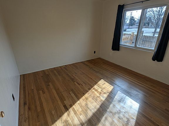 2nd image of 602 Montclaire Dr NE