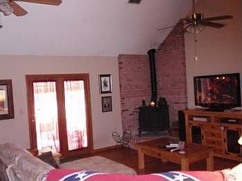 5th image of 609 Pinebrook Dr E