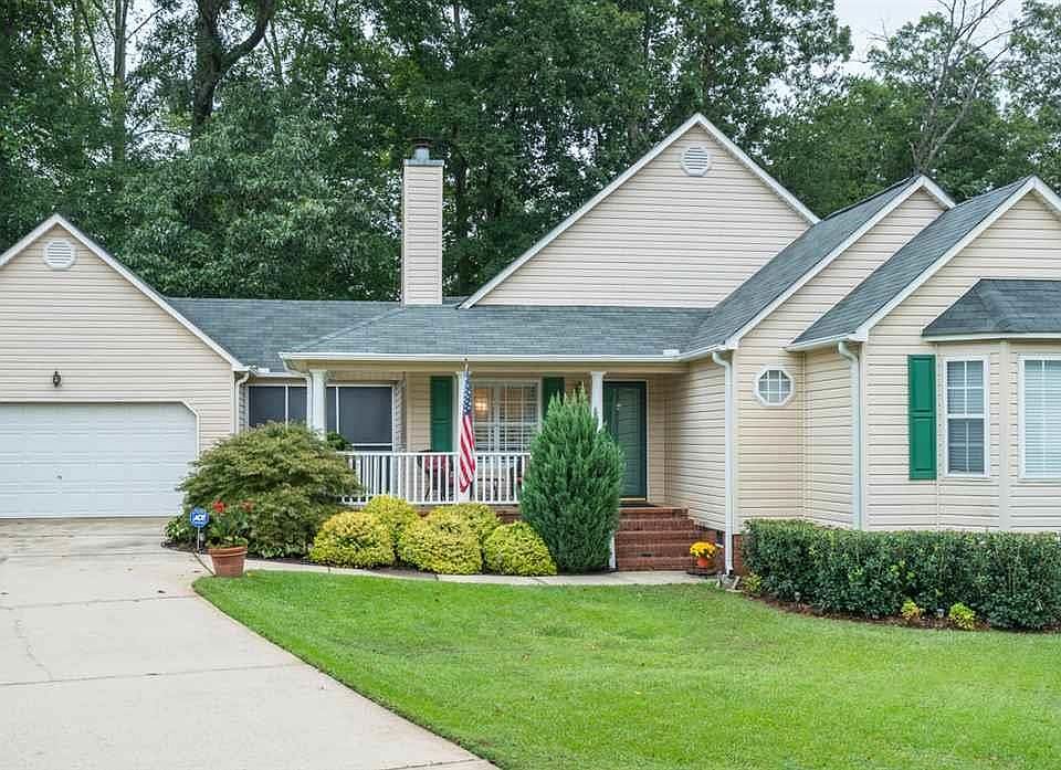 1st image of 611 Lake Lennox Dr