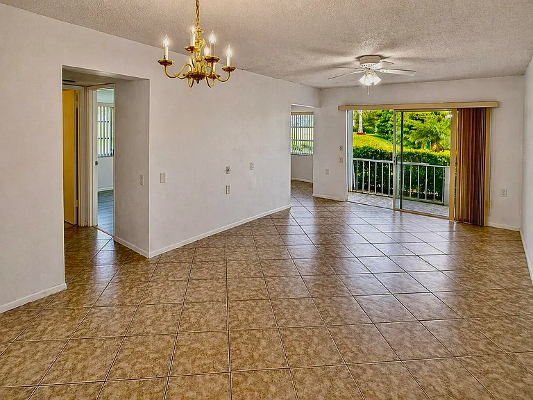 1101 Bahama Bnd #A1 — Photo 8