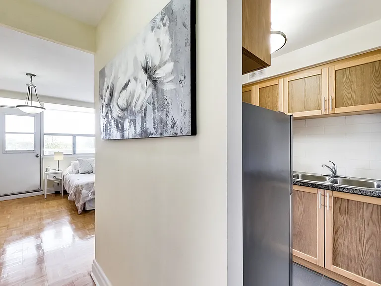 101 Cosburn Ave #104 — Photo 25