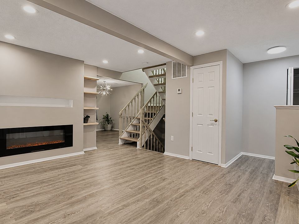 1st image of 19105 Willow Spring Dr
