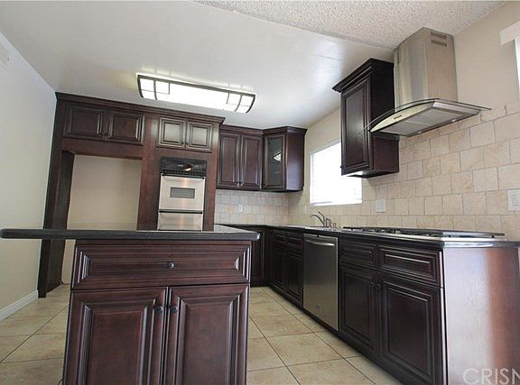 4th image of 7806 Etiwanda Ave