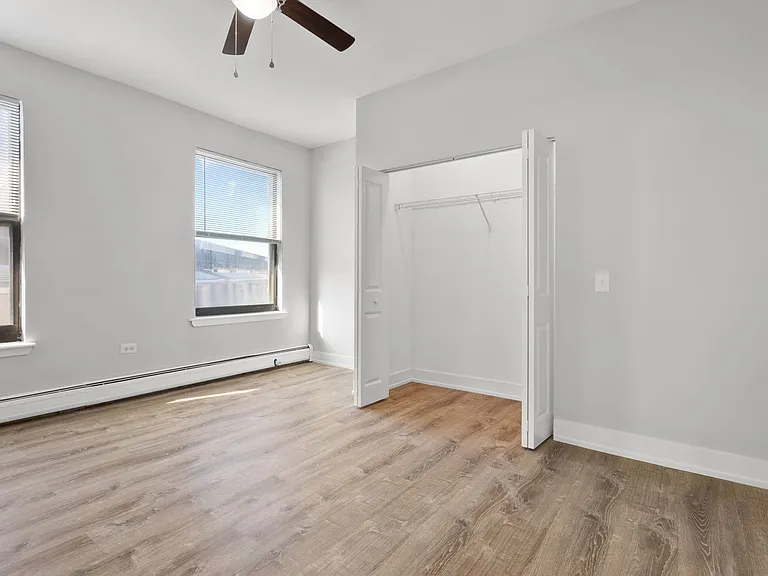 1625 W Howard St — Photo 30