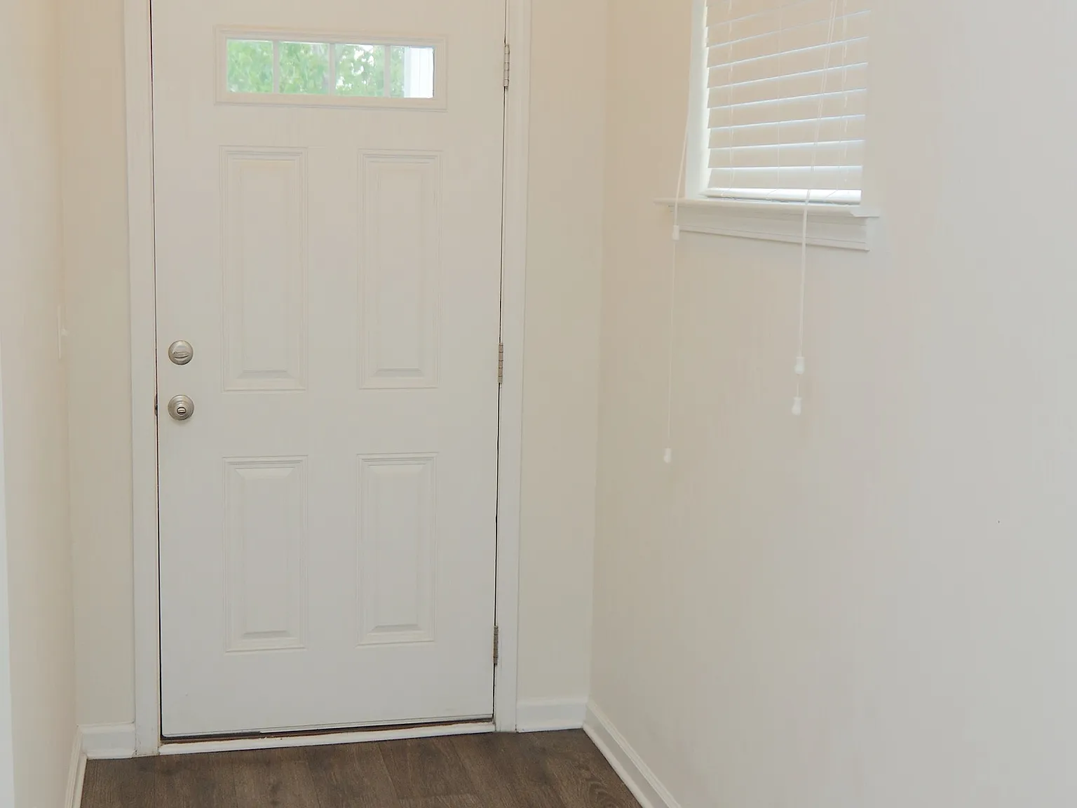 3 bed, 2.5 bath, 1889 sqft, $2,100 — Photo 4