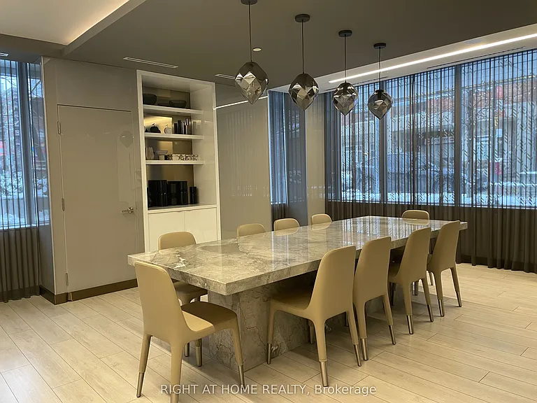 50 McCaul St #1011 — Photo 16