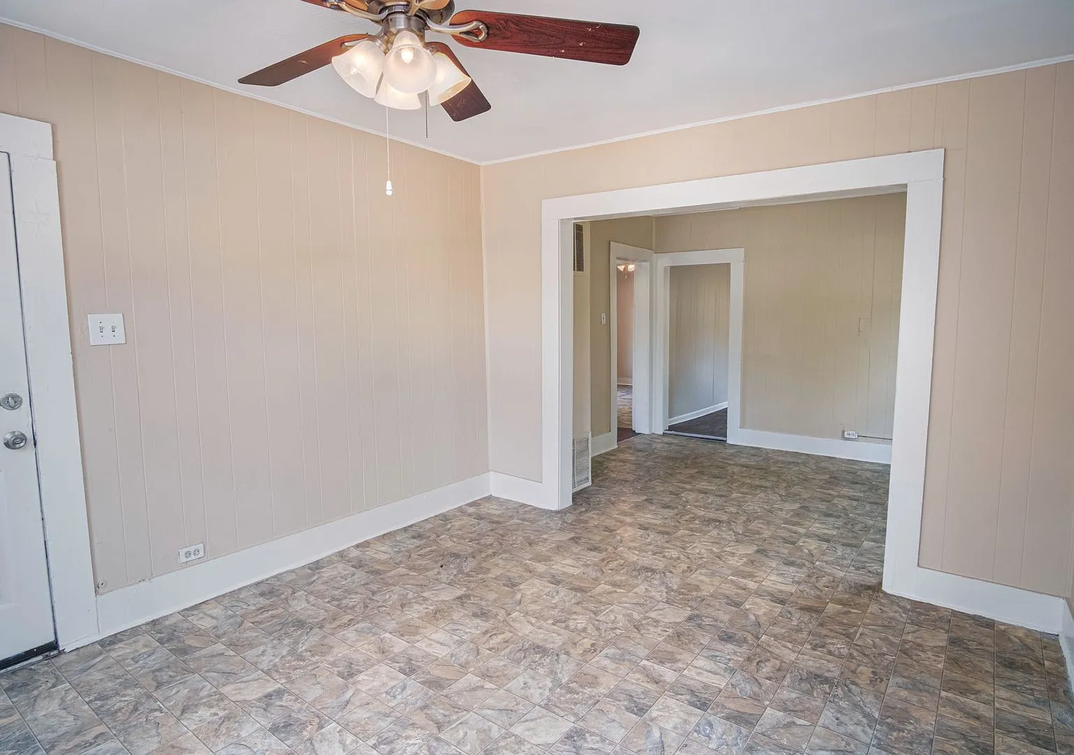 610 Belmont — Photo 3
