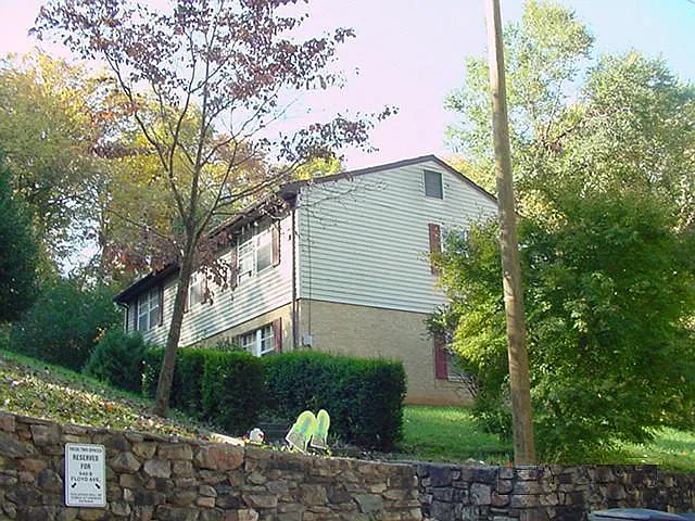 944 Floyd Ave SW #A — Photo 3
