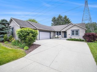 52123 Evard Dr, Granger, IN 46530