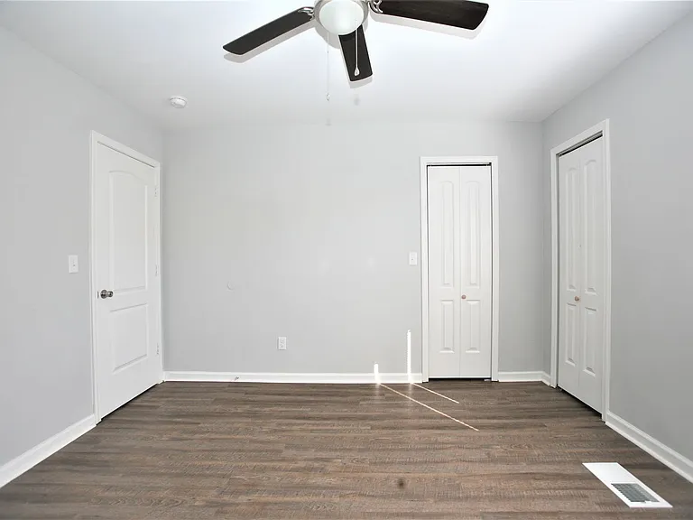 6121 Harvey St — Photo 5