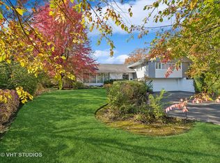 1038 Oak Ridge Dr, Glencoe, IL 60022