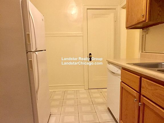 4th image of 536 Hinman Ave APT 2S