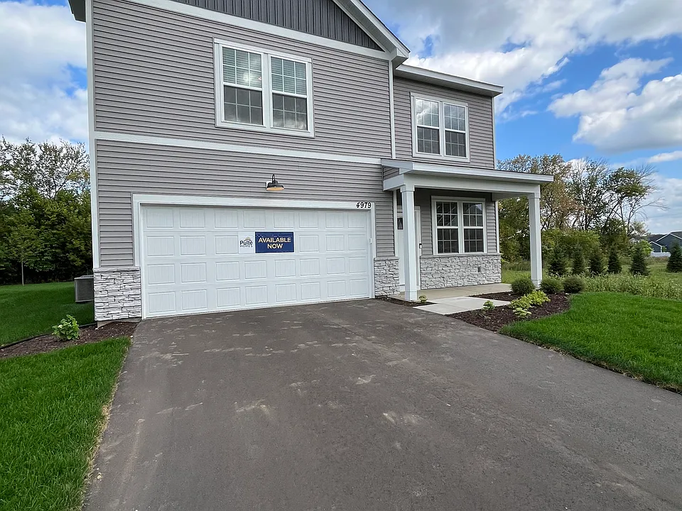 4979 Airlake Dr