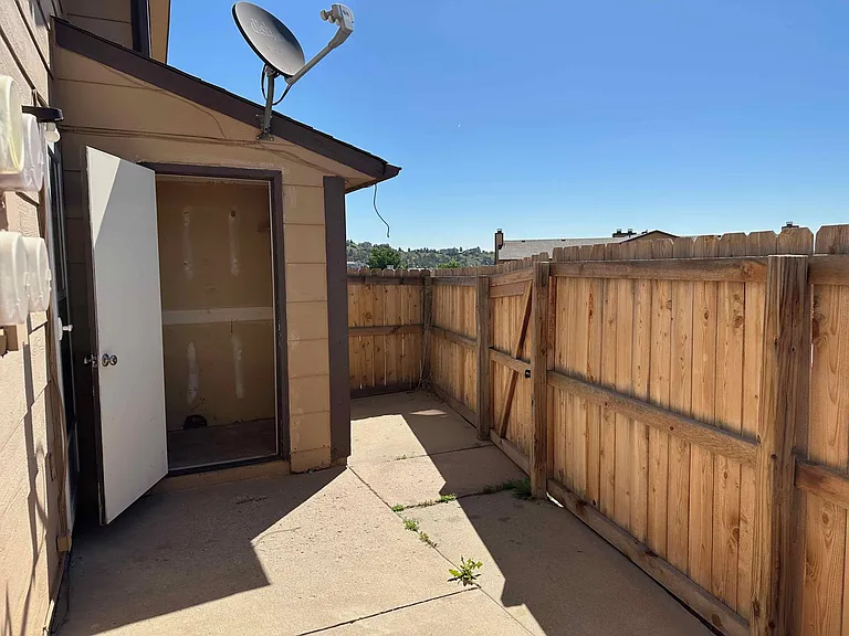 2426 Split Rock Dr — Photo 21