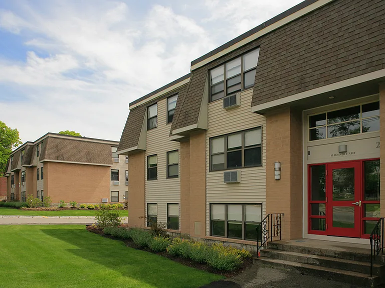 Oxford Apartments — Photo 4