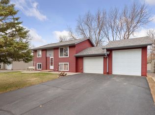 1437 Meadowmoor Dr NE, Fridley, MN 55432