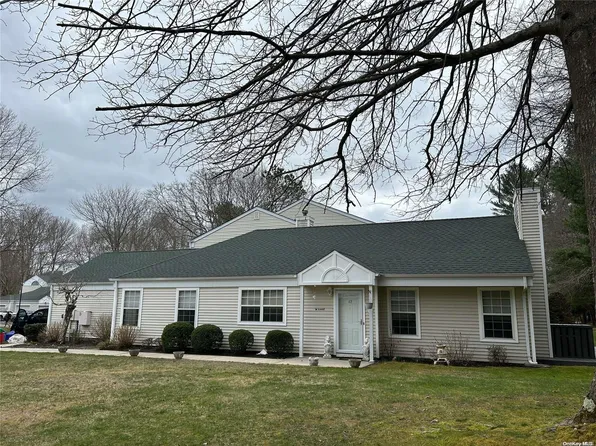 42 Quail Court #42, Manorville, NY 11949