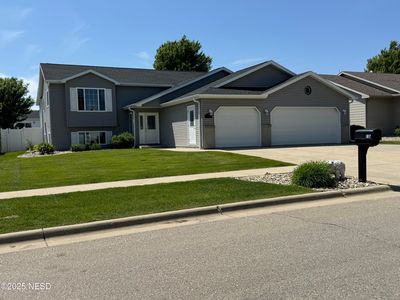 1817 8th St NE, Watertown, SD, 57201