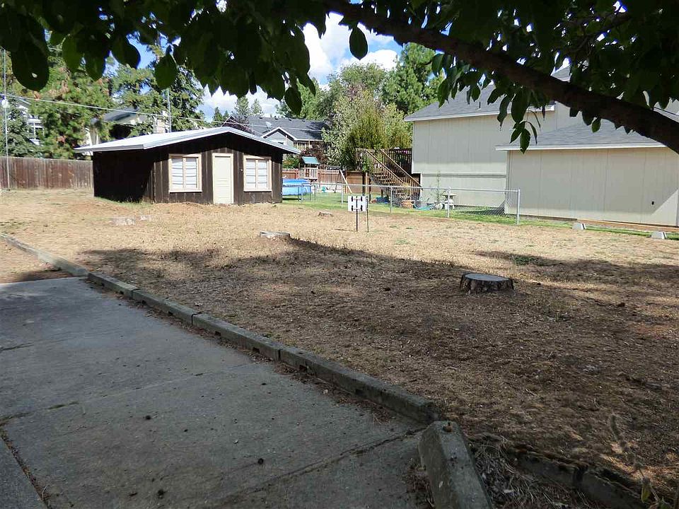 2nd image of 4017 E 32nd Ave