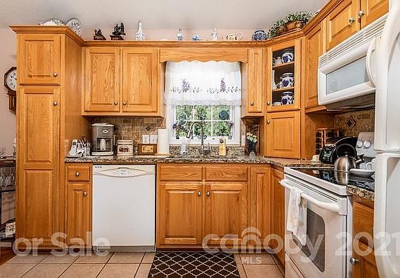 4th image of 156 Deer Creek Dr