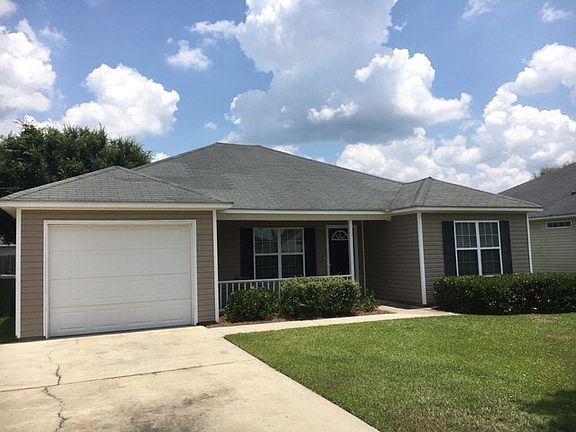 2nd image of 827 Kristen Ln