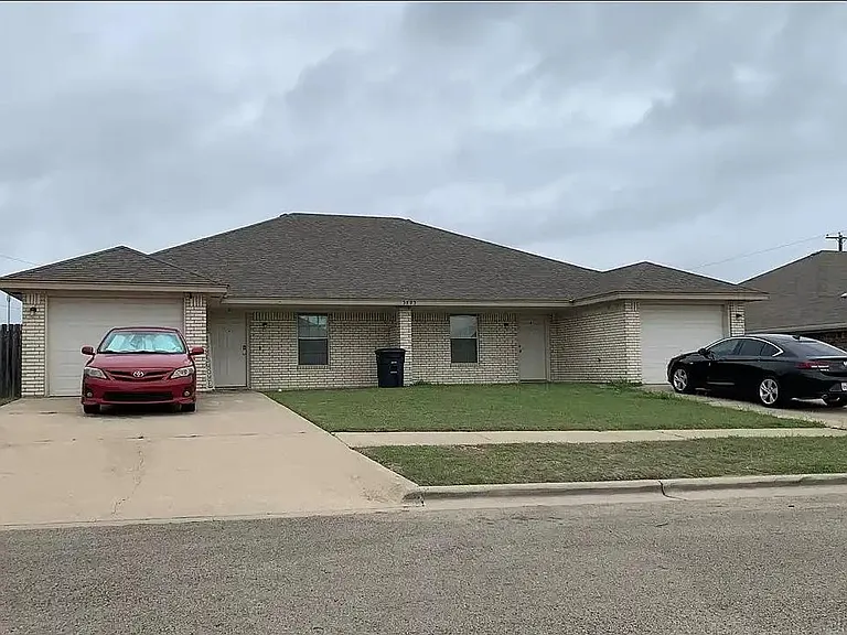 3803 Uvalde Dr #B — Photo 11