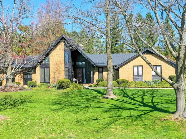 1321 Dakota Rd, Bellefontaine, OH 43311