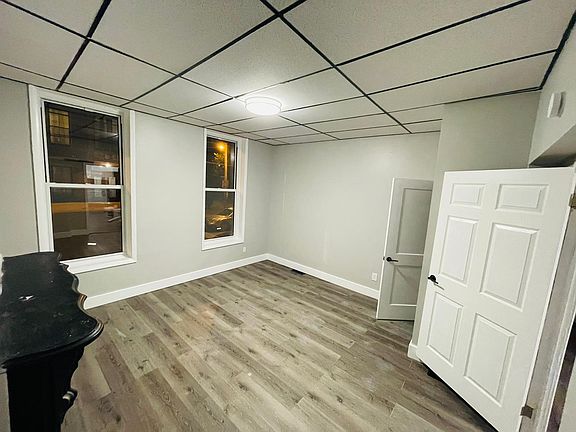 3rd image of 2257 Old 6th Ave