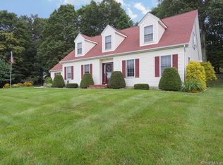 27 Pleasant View Rd, New Milford, CT 06776