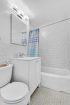 Sold by Modern Spaces | media 6