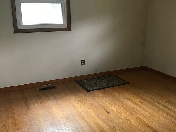 2nd image of 310 E 11th Ave